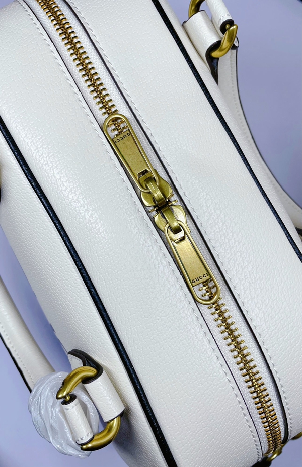 激安グッチバッグコピー着用イメージ